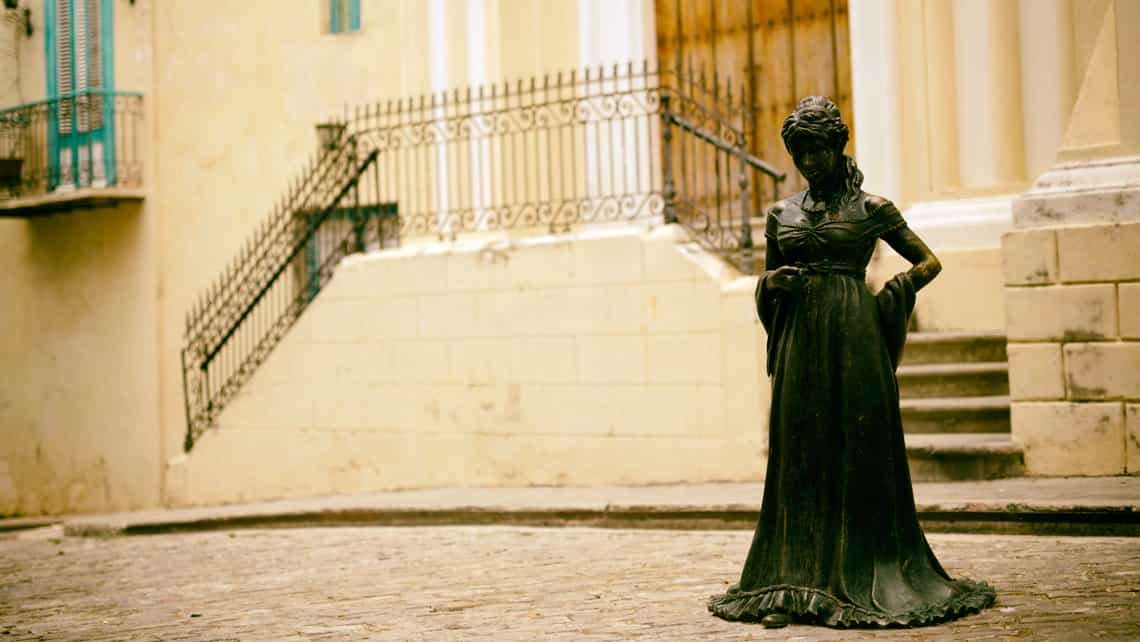La estatua de Cecilia Valdes en la Loma del Angel