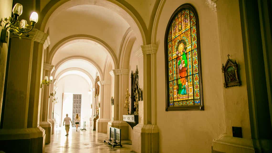 Interior de la Iglesia del Santo Angel Custodio en la Habana Vieja
