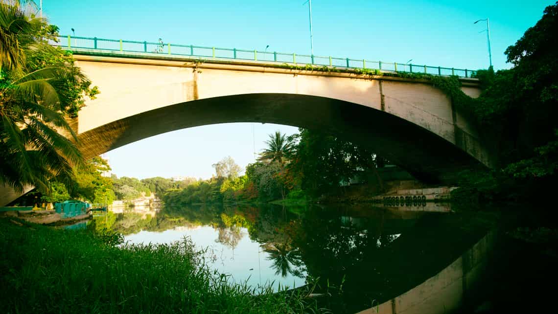 Puente sobre el Rio Almendares que da comienzo a la Avenida 41