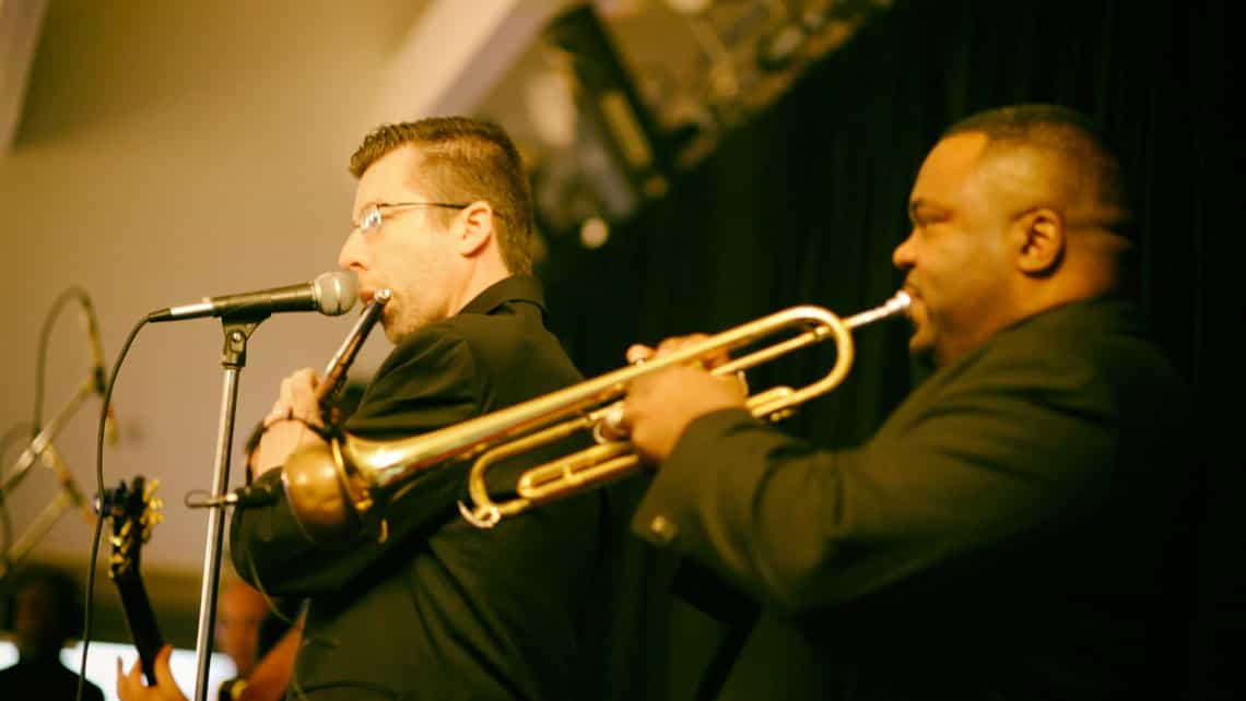 Musicos en escena en el festival internacional Jazz Plaza de La Habana
