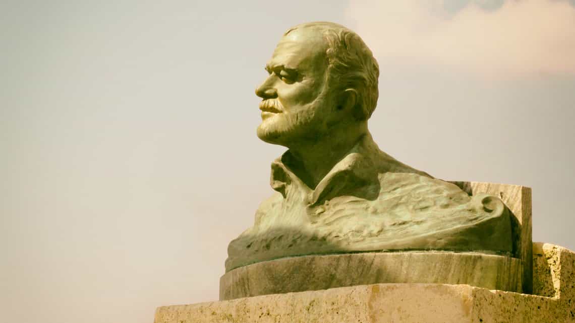 Detalle del busto a Ernest Hemingway en las inmediaciones del Torreon de Cojimar