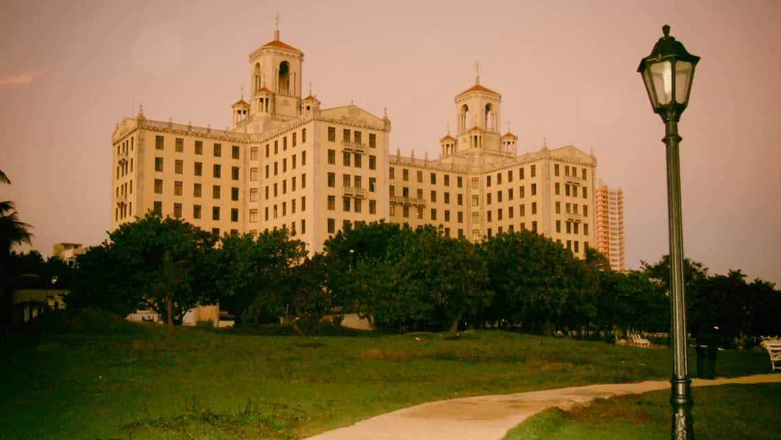 El Hotel Nacional de Cuba visto desde sus jardines