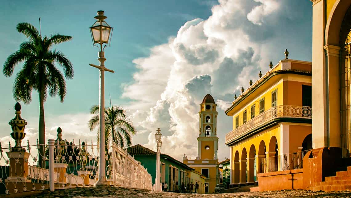 Plaza Mayor y Museo Romantico de Trinidad