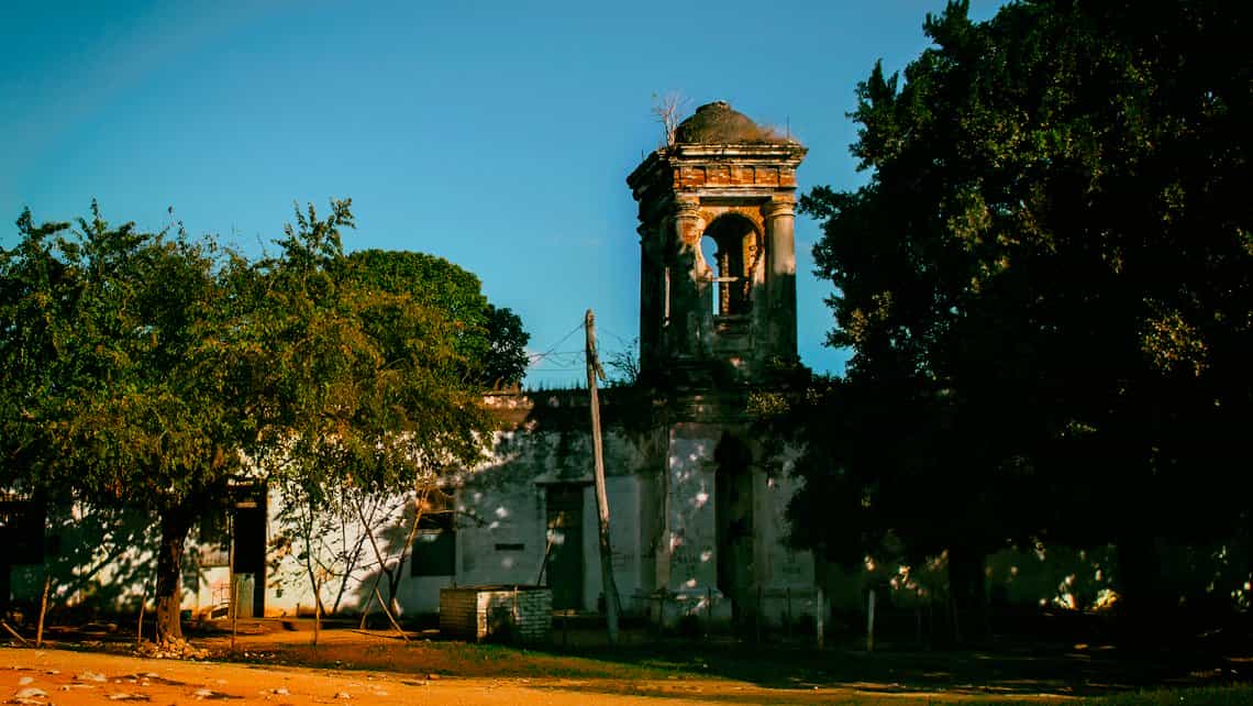 Las ruinas de la Hacienda Palmmarito se mezclan con el poblado del mismo nombre
