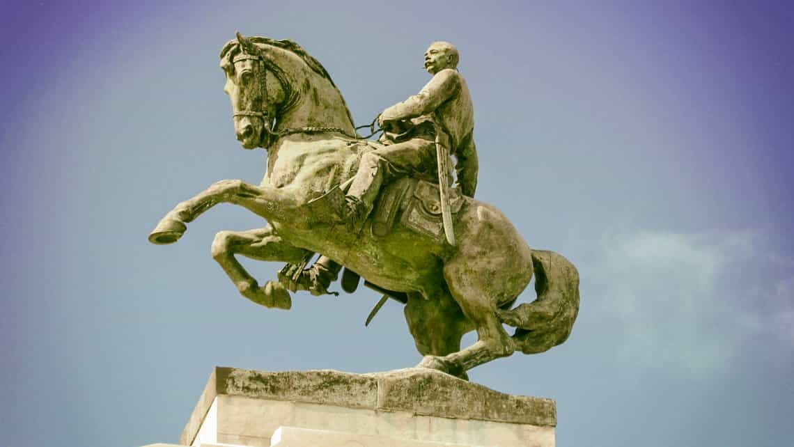 Estatua de Antonio Maceo en el parque que lleva su nombre en Centro Habana