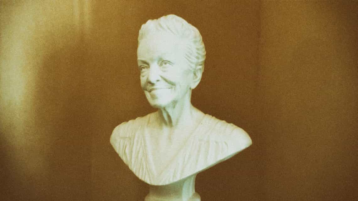 Busto de la poeta y escritora cubana Dulce María Loynaz