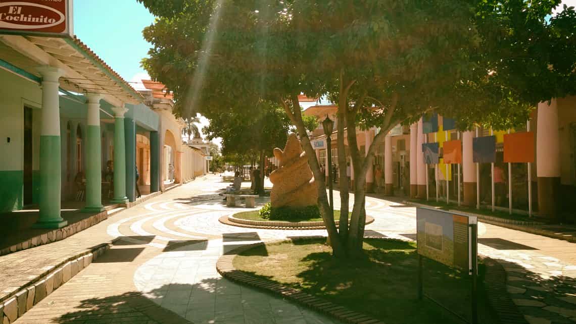 Boulevard en Nueva Gerona, Isla de la Juventud