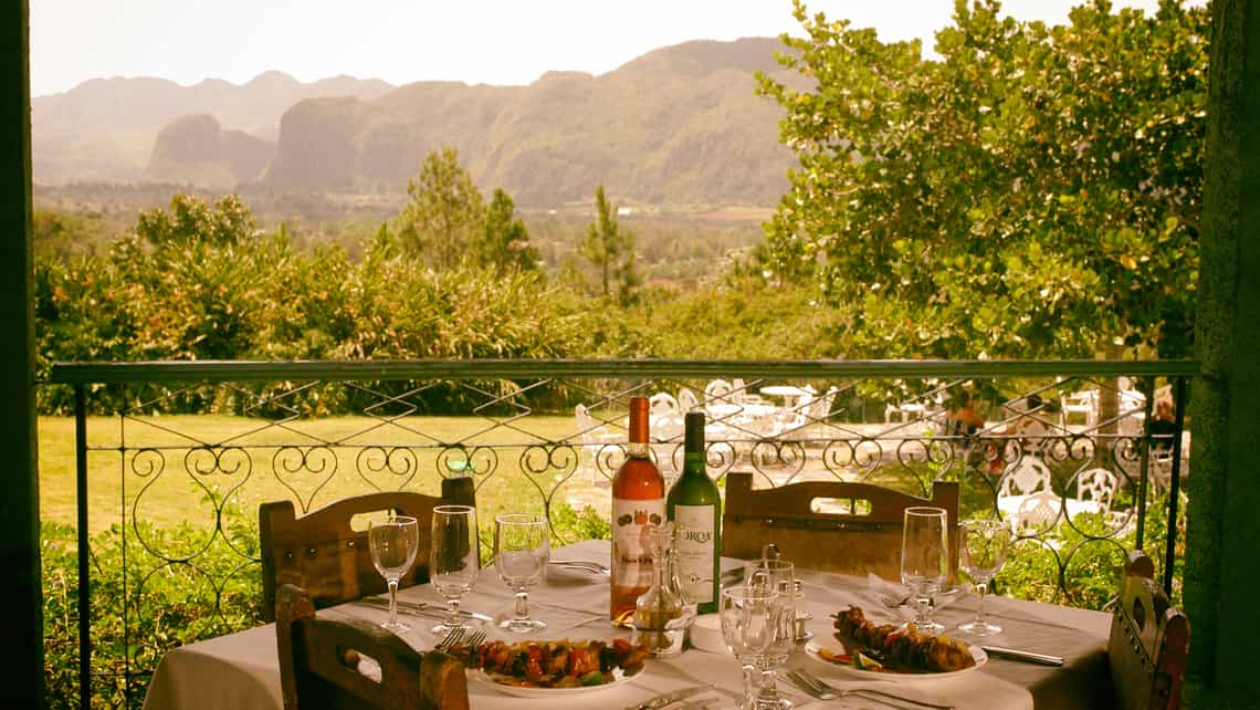 Cena con vista al Valle de Viñales