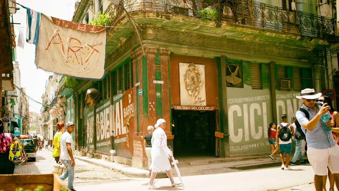 Estudio-taller El Ojo del Ciclon en la Calle O'Reilly de La Habana Vieja