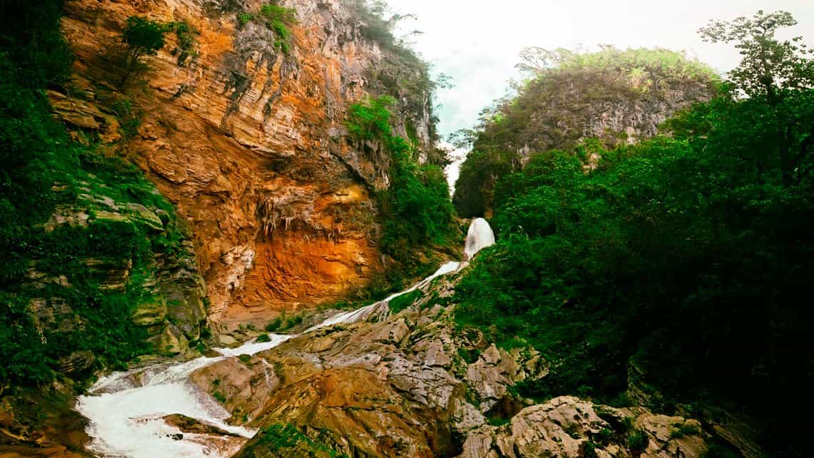 Varias cascadas y saltos de agua pueden ser fotografiadas en el parque natural