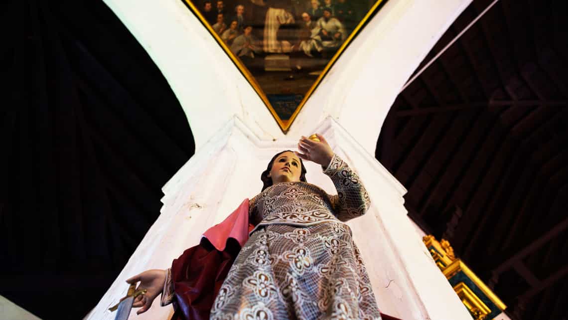 La Virgen bendice a los feligreces de la Iglesia Nuestra Señora del Rosario