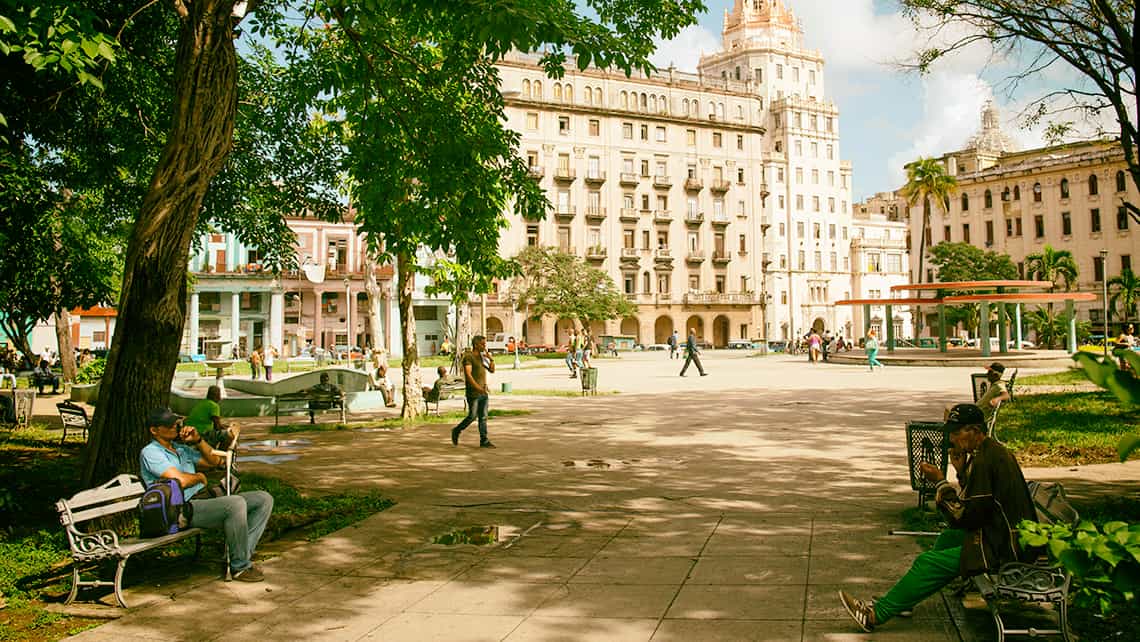 Parque el Curita, justo frene al Hotel New York en Centro Habana