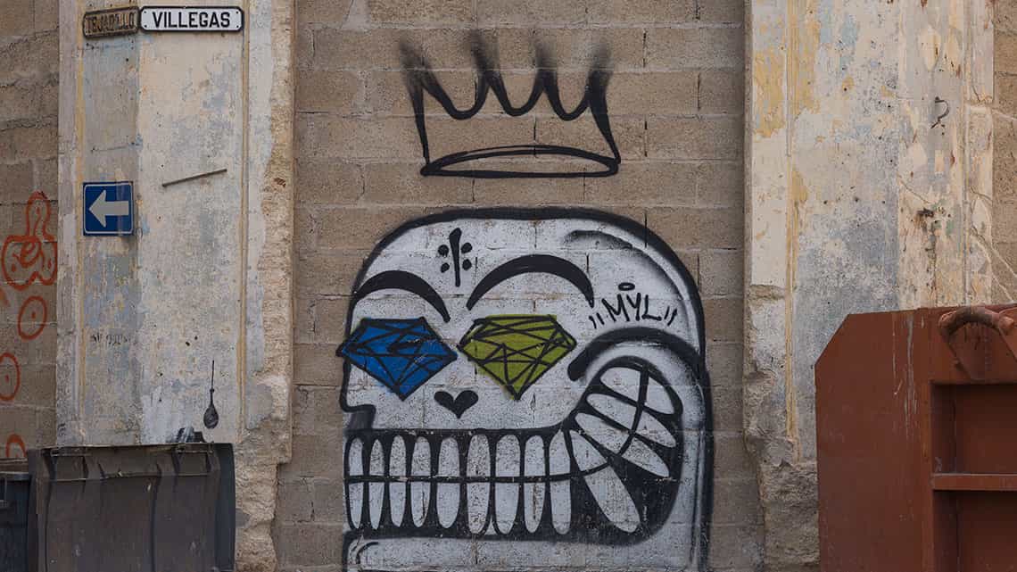 Graffiti callejero en la calle Tejadillo