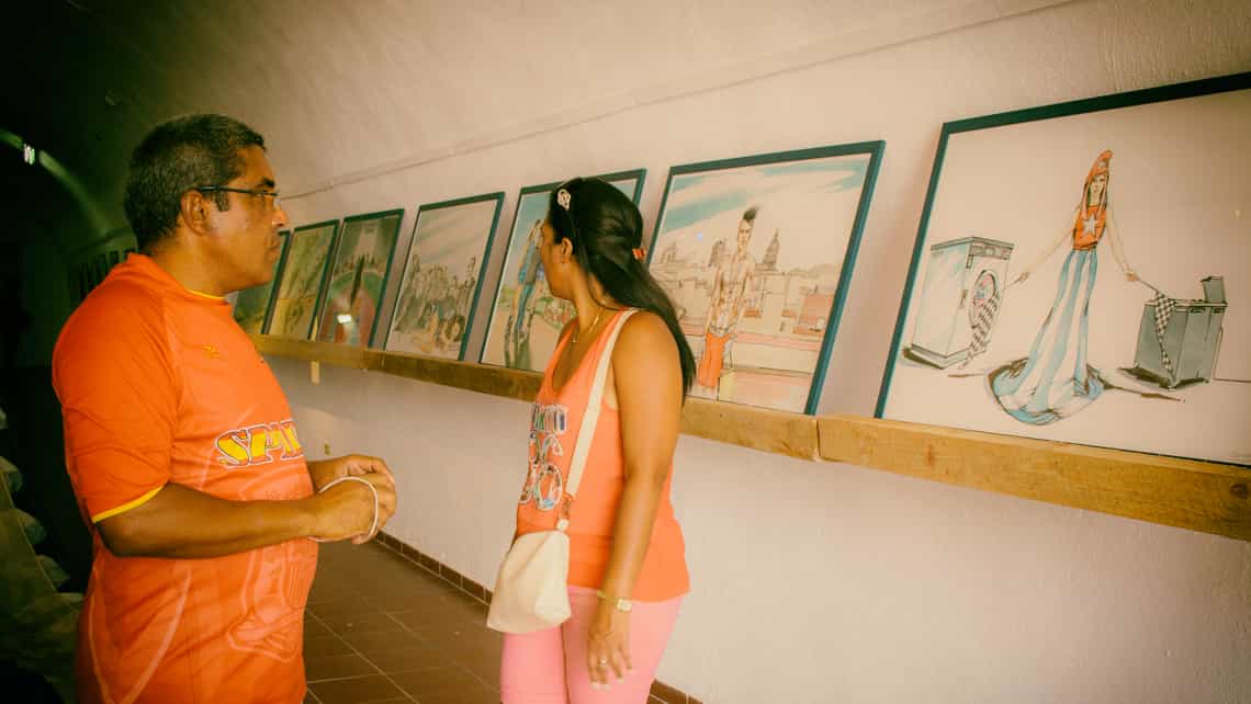 Pinturas, grabados y dibujos en exhibicion durante la Bienal de La Habana
