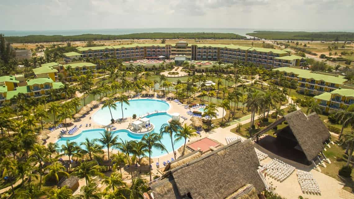 Vista aerea de la piscina del Hotel Meliá Las Antillas