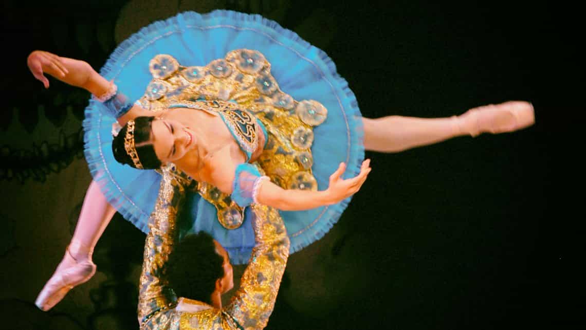 Viengsay Valdes, Primera Bailarina del Ballet Nacional de Cuba, en una puesta en escena en La Habana