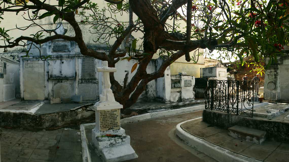 Tumba de Dolores Rondon en el Cementerio del Santo Cristo del Buen Viaje