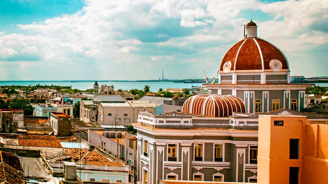 Vista de la ciudad de Cienfuegos desde las alturas de la Catedral