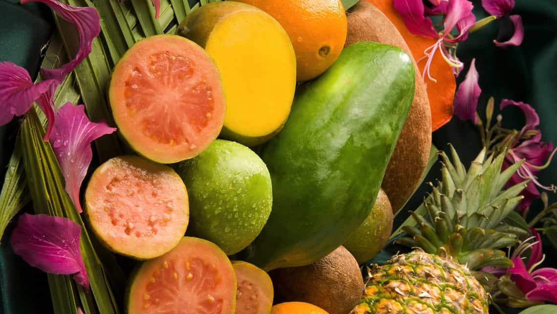 Seleccion de exquisitas frutas tropicales