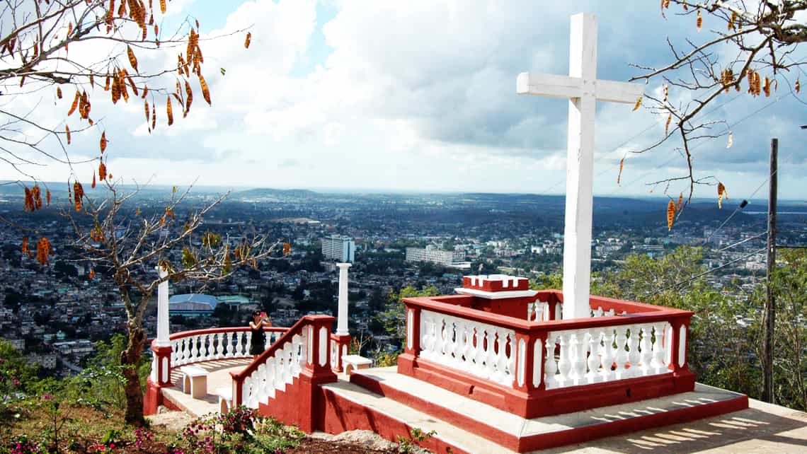Vista de la ciudad de Holguin desde la Loma de la Cruz