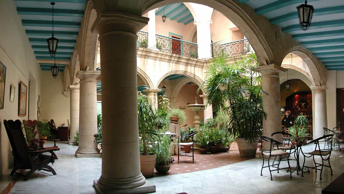 Patio interior del Hotel Santa Isabel