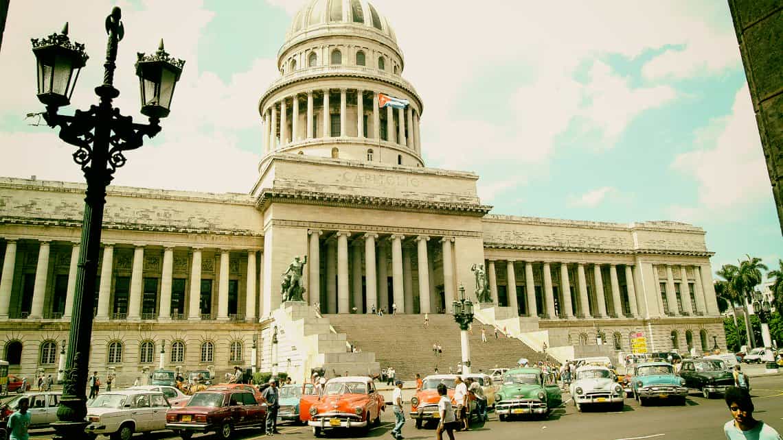 Fachada del capitolio de La Habana 