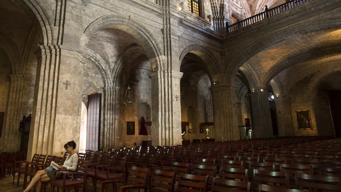 Interior del templo del Convento San Francisco de Asis