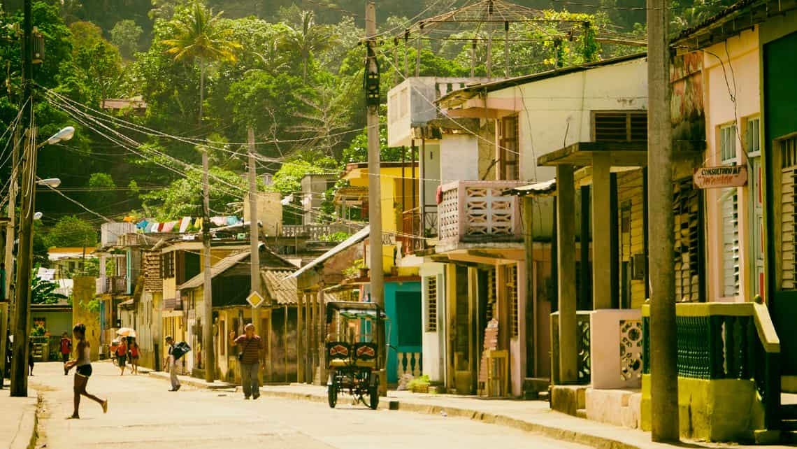 Una calle del pueblo de Baracoa
