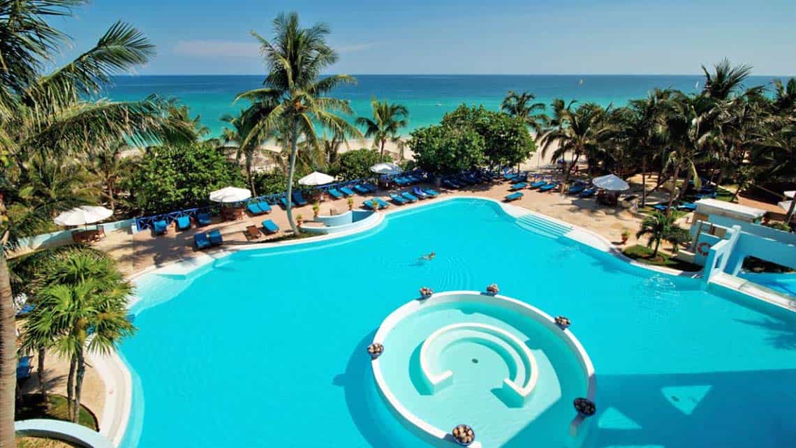 Una de las piscinas de el Hotel Melia Las Americas