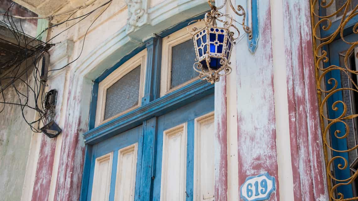 Detalles de viviendas de la epoca colonial en La Habana