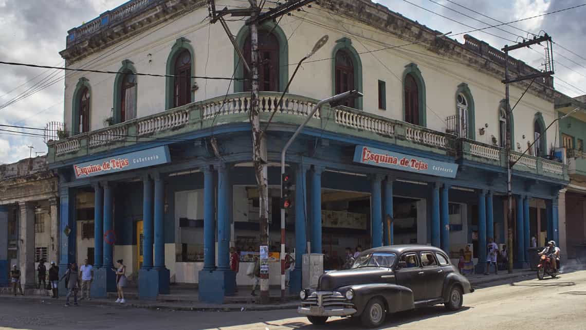 Esquina de Tejas una de las intersecciones mas concurridas de La Habana