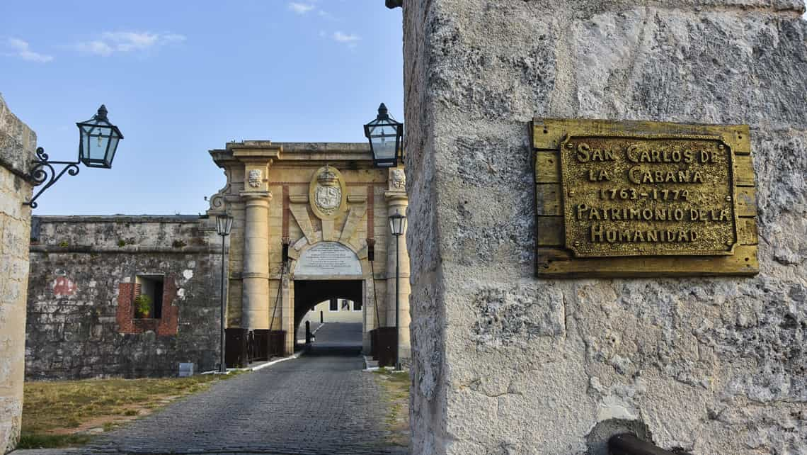 Fortaleza de San Carlos de la Cabana @