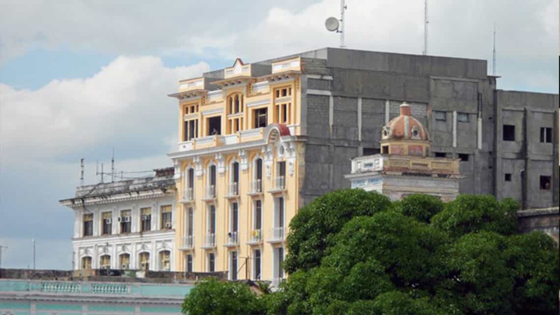 Edificio del Hotel Melia San Carlos