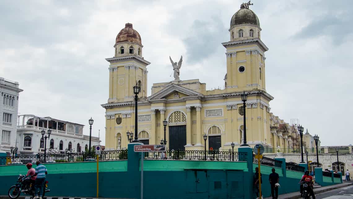 Catedral de Santiago de Cuba se ubica en el Parque Cespedes