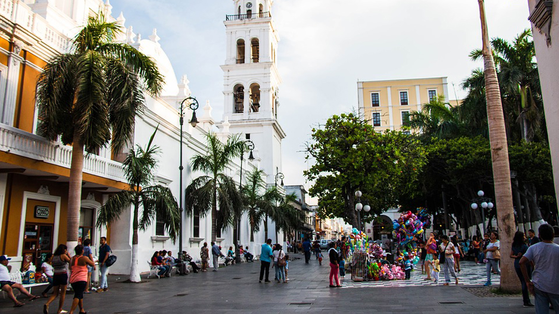 Ciudad de Veracruz, Mexico, fue alternativa a La Habana para la filmación de Antes que Anochezca, 2001