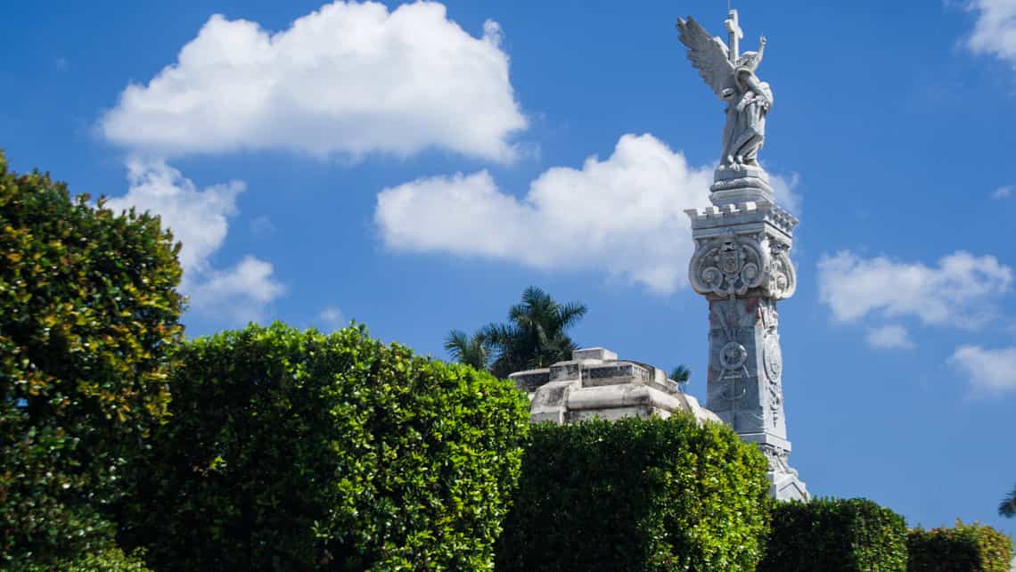 Monumento a los Bomberos, Cementerio Colon, La Habana