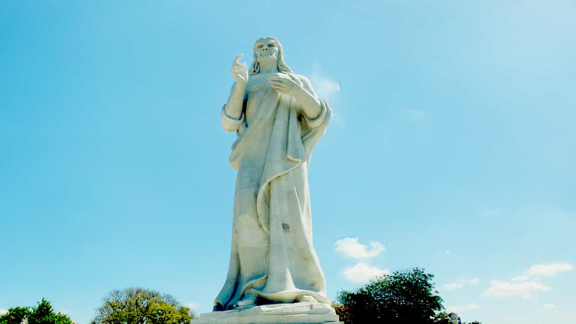 El Cristo, impresionante monumento que guarda la ciudad de La Habana