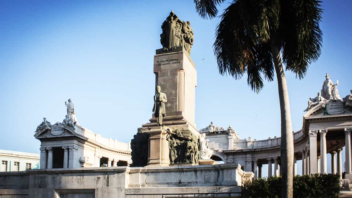 Conjunto monumental dedicado al Mayor General José Miguel Gómez