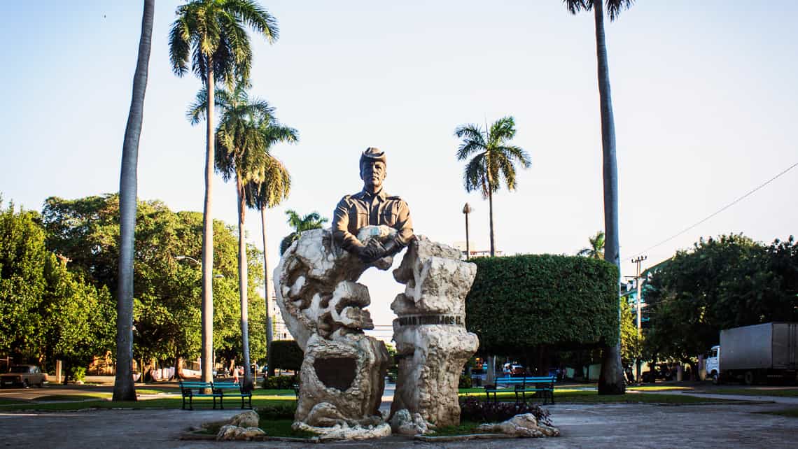 Monumento a Manuel Torrijos, Calle G, Vedado, La Habana