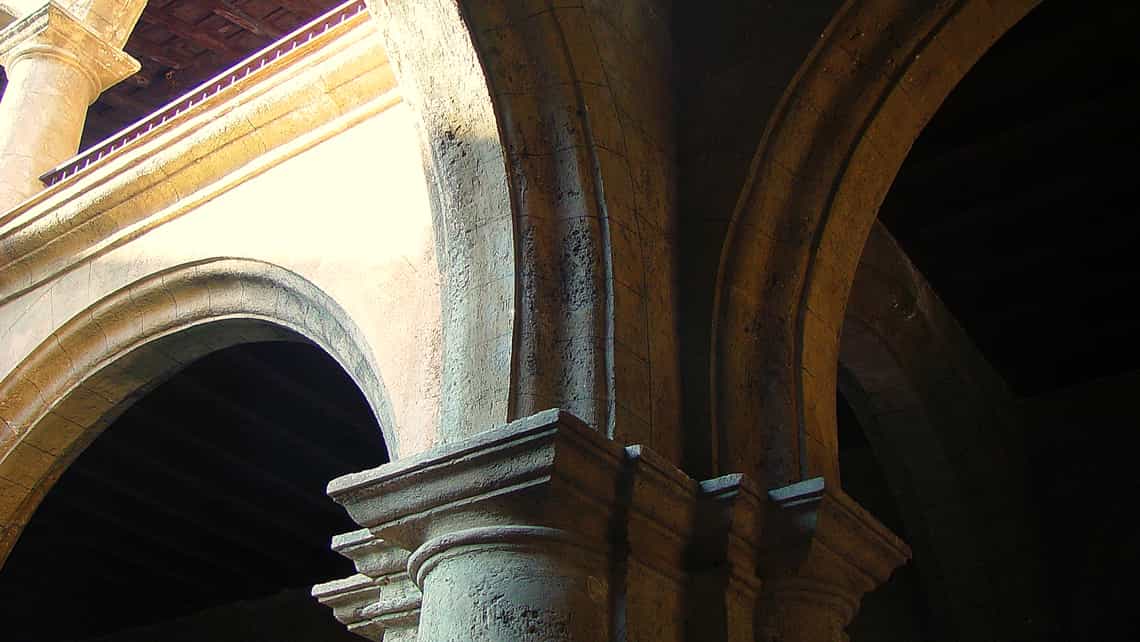 Detalles del interior del Convento de San Francisco de Asis