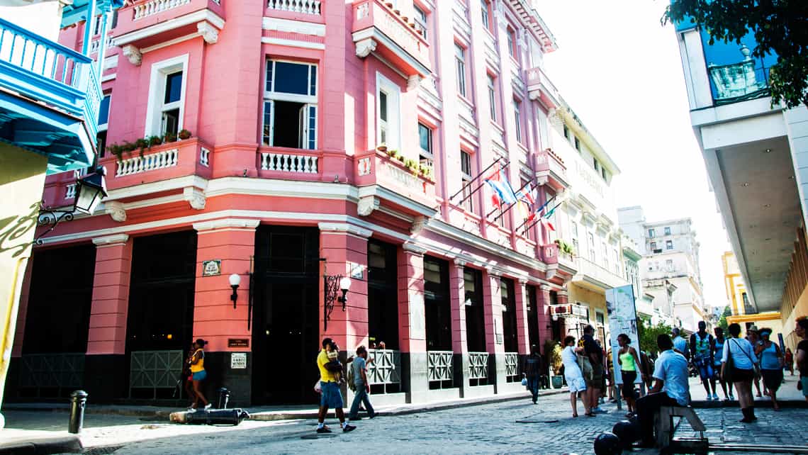 Hotel Ambos Mundos en la Calle Obispo, La Habana Vieja