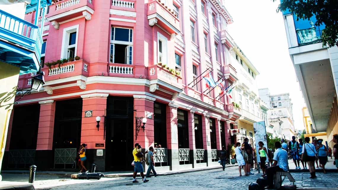 Hotel Ambos Mundos en la centrica Calle Obispo de La Habana Vieja