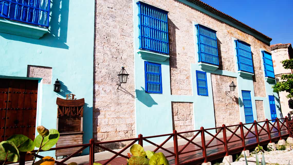 Casas de la epoca colonial en la Calle de la Obra Pia