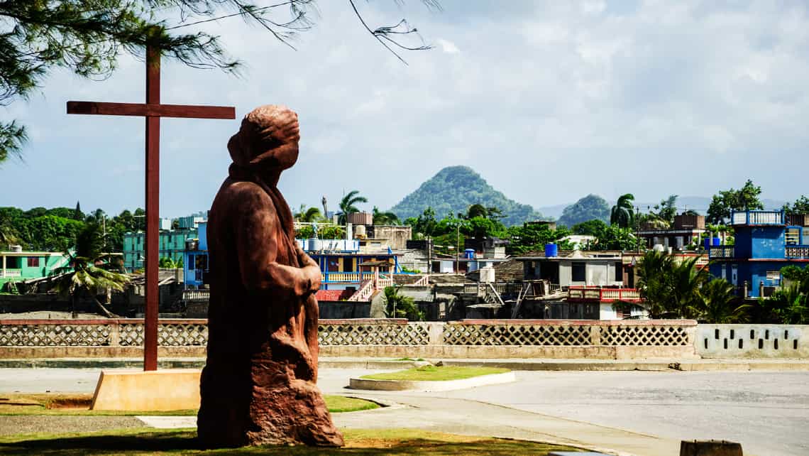 Monumento a Cristobal Colon en Baracoa