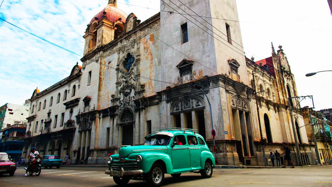 Iglesia Nuestra Señora del Carmen en La Habana - Blog de Viaje por Cuba