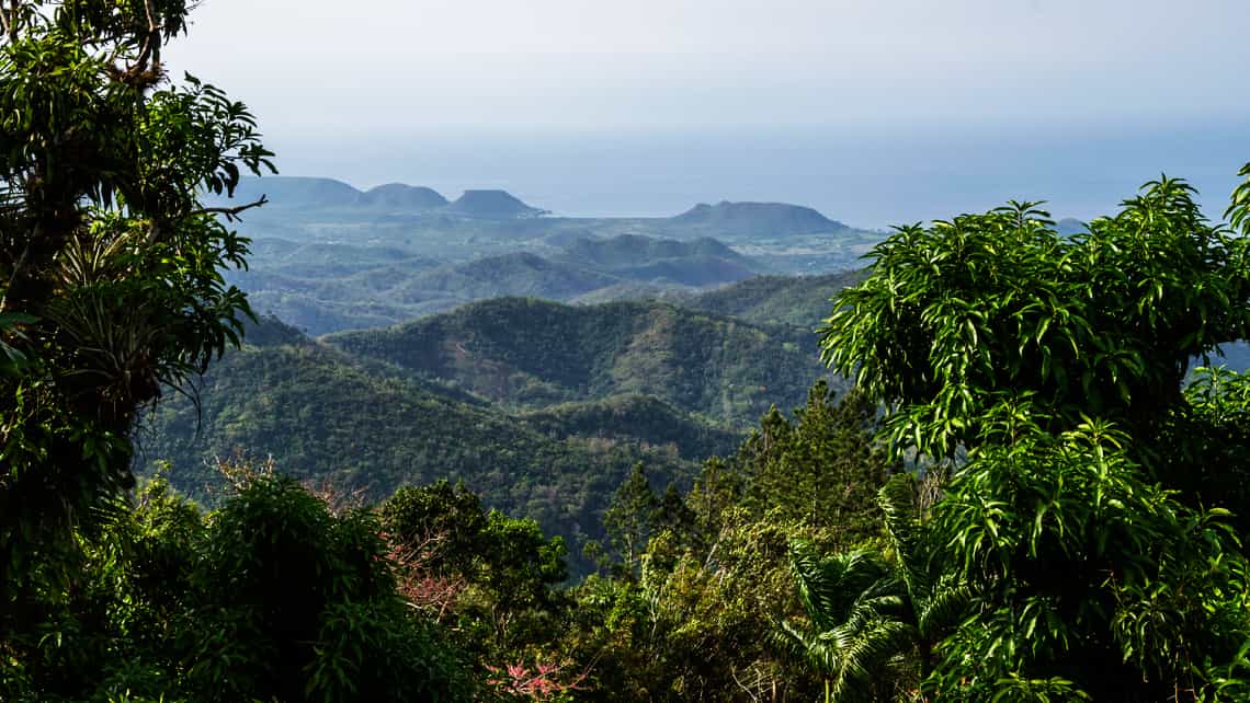 Vista de la Sierra Maestra desde la Gran Piedra, Santiago de Cuba