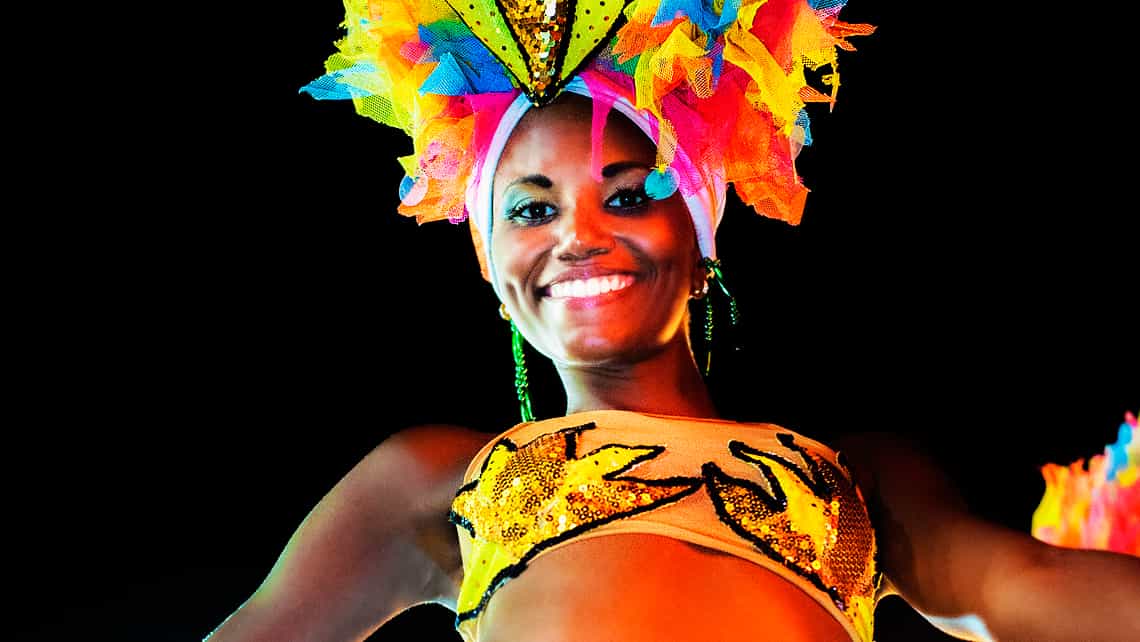 Nina bailando en el Carnaval Infantil de La Habana
