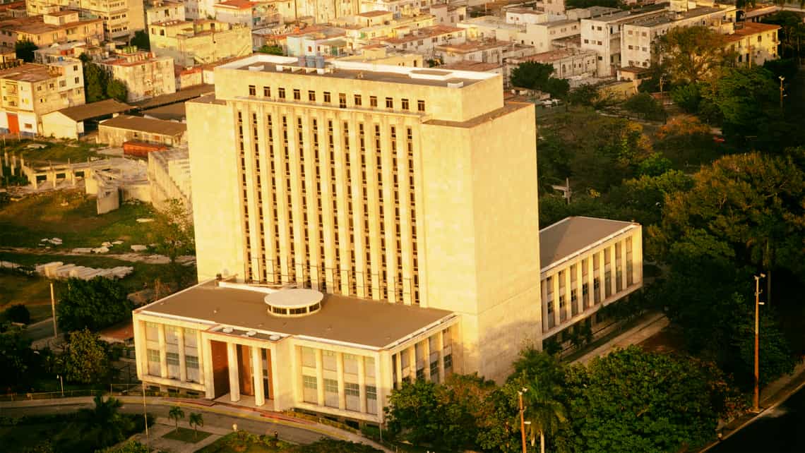 Vista aerea de la Biblioteca Nacional Jose Marti desde el mirador de la Plaza de la Revolucion