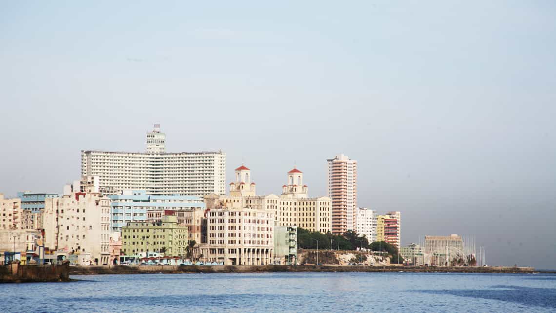 Sobresale el Focsa en el skyline de La Habana