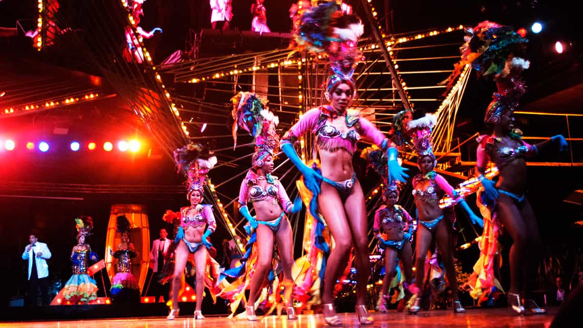 Bailarinas en el Cabaret Tropicana de La Habana